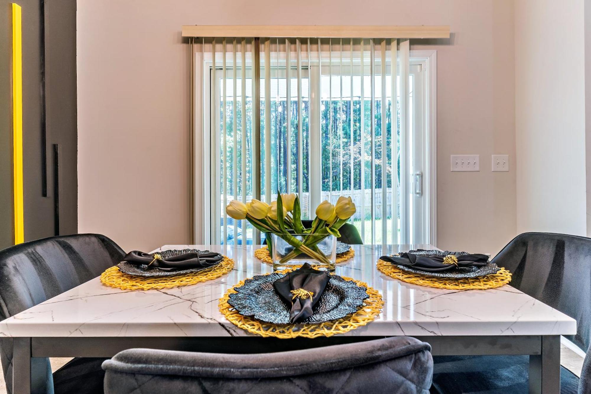 Raleigh Luxe Family Retreat- 15 Min To Downtown, Kids Gear, Fast Wifi For Wfh, Ev & Pet Friendly Villa Eksteriør bilde